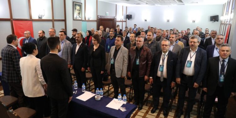 YENİ SENDİKA TÜZÜK TADİLAT KONGRESİNİ YAPTI. ÜYELERİNDEN BİNDE BEŞ YERİNE BİNDE DÖRT KESECEK