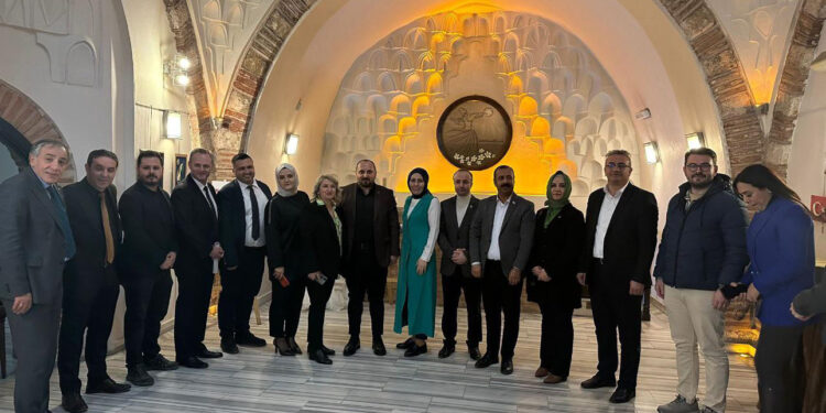 Yeni Sendika Bursa Şubesi Demokrasi Şöleni Eşliğinde Açıldı